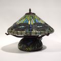Lampe Tiffany : Décor Libellules Bronze et Verre Bleu-Vert, XXe siècle