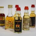 Zusammenstellung von 6 alten Brandy-Mignonetten: Cherry brandy, 3 Valetti, Fogolar, Ten brandy, Brandy del borgogne, Old b