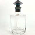 Carafe élégante Christofle en verre et métal argenté, signée, 25 cm de hauteur