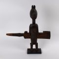 Sculpture africaine : maternité en bois gravé avec socle en acier
