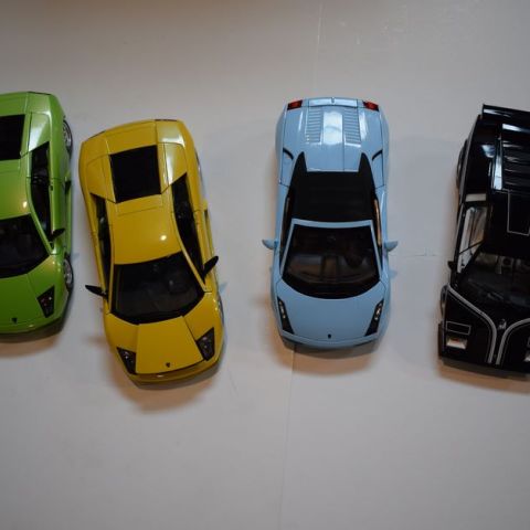 Ensemble de voitures modeles réduits LAMBORGHINI