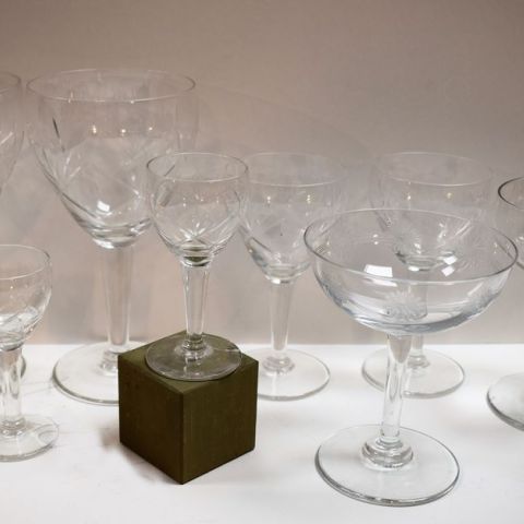 ENSEMBLE DE VERRES en cristal