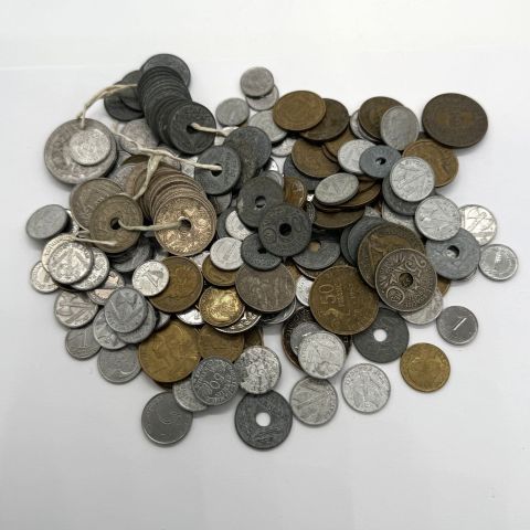 Collection variée de pièces de monnaie françaises, 194 pièces en bronze et zinc