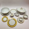Service en porcelaine Haviland Toscane Safran : 41 pièces avec légères usures