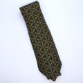 Mehrfarbige Hermes-Seidenkrawatte mit Sternmuster: Eleganz und Stil