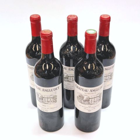 Verticale de 5 bouteilles du Château Angludet, millésimes de 2014 à 2022