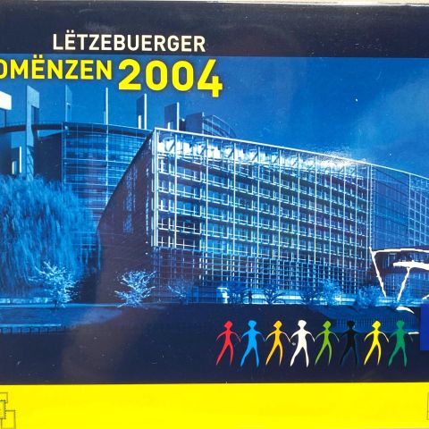 Trois pochettes de timbres et pièces Euro de Luxembourg, édition P&T 2004