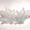 Rare coupe Lalique en cristal motif feuilles d'érable, signée, dimensions 45x19 cm