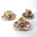 Ensemble de tasses Sarreguemines sur le thème des jeux d'enfants, modèle Hanoi