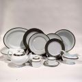 Service de table Athéna Platine par Bernardaud: 12 assiettes, 6 tasses, 1 plat ovale, etc