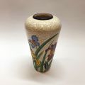 Vase en faïence craquelée des Emaux de Longwy, décor d'iris, 1982