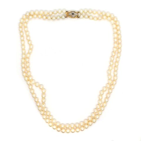 Collier en perles de culture, or 18K, saphir et brillants, 45 cm