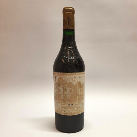 Bouteille Château Haut-Brion 1988, 1er Grand Cru Classé, étiquette effacée