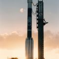 (NASA. DELTA II) Impressionnante silhouette de la fusée Delta II