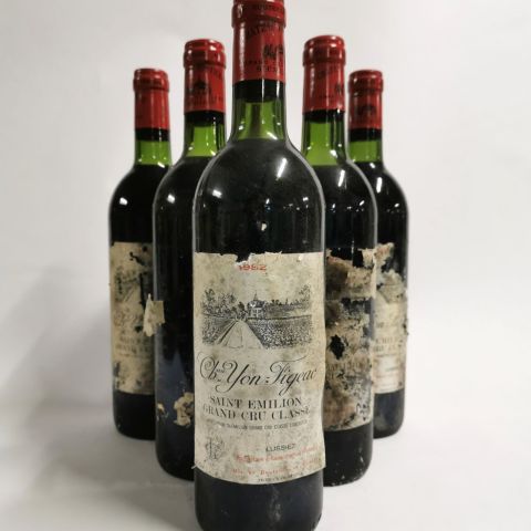 6 bouteilles de Saint-Émilion Grand Cru classé, millésime 1982, étiquettes abîmées