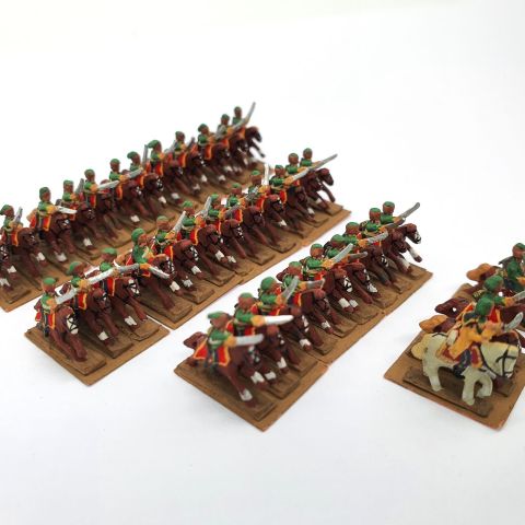 Collection unique de figurines miniatures en plomb, cavalerie peinte à la main