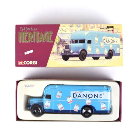 Camion Danone Bernard Type 110 Fourgon Corgi Réf#72001, bon état, boîte d'origine