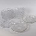 Ensemble de 10 coupelles et 2 vides-poches en verre taillé