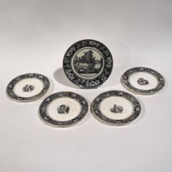 Ensemble de 4 assiettes en faïence opaque Boch Luxembourg, décor Renaissance, 1840-1850