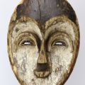 Exceptionnel masque Fang du Gabon en bois et kaolin, 30 cm de haut