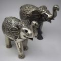 Paire d'éléphants en argent