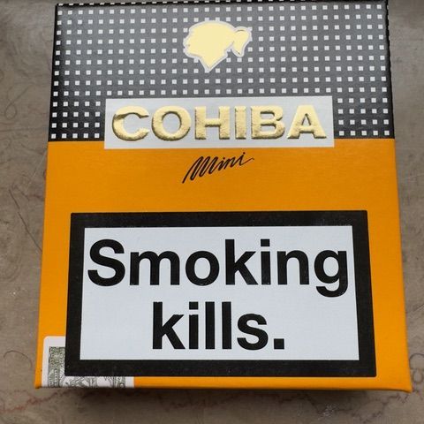 Boîte de 17 cigares Cohiba Mini, fabrication cubaine, années 2010, état sec