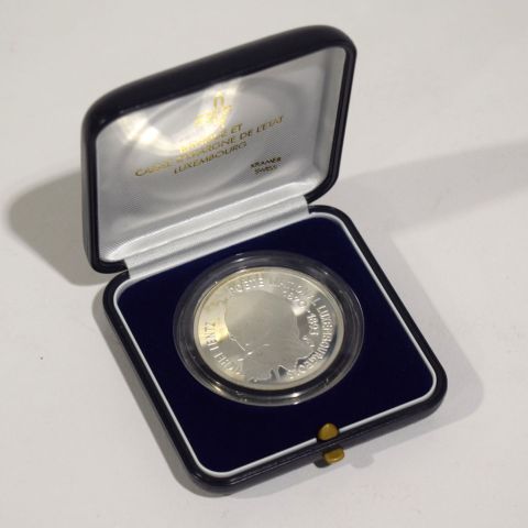 Médaille en argent commémorant le poète national luxembourgeois Michel Lentz