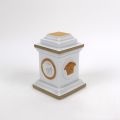 Horloge en porcelaine Rosenthal x Versace : élégance grecque et gorgones.