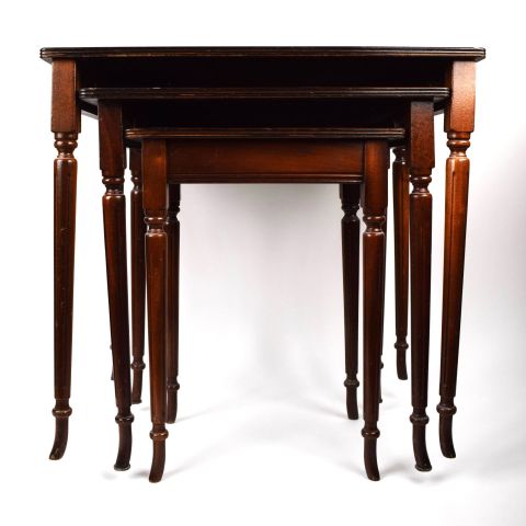 Table Gigogne Bois Vernis, Plateau Cuir Bordeaux Roulette Dorée Années 60/70