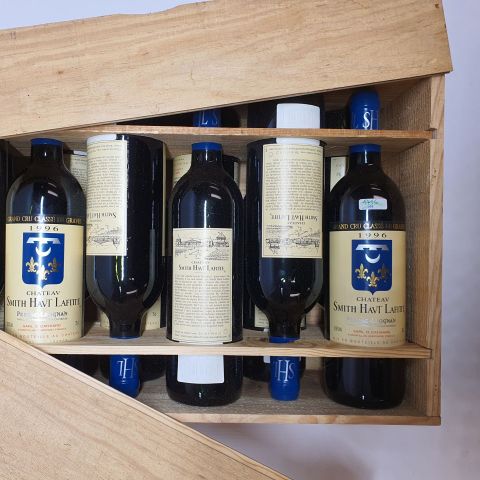 Ensemble de 12 bouteilles du Château Smith Haut Lafitte Rouge, 1996