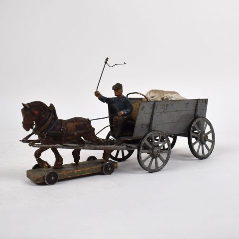 Attelage miniature ancien en tôle avec conducteur et cheval