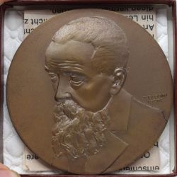 Commemorative medal for Nicolas Liez's 100th birthday, designed by Julien and Nina Lefèvre