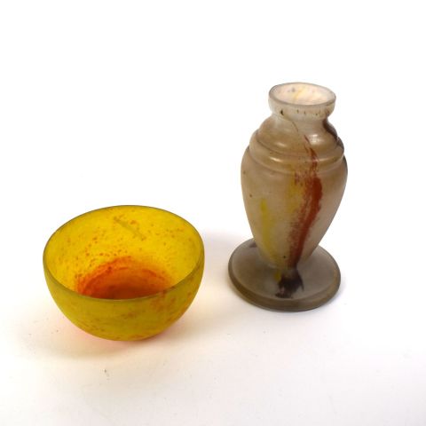 Ensemble en pâte de verre signé LORRAIN : vase et petit bol unique