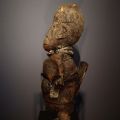 Statuette Vaudou d'Afrique - Puissance sacrifiée dans une œuvre mystique de 52,5cm
