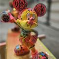 Miki Pop-art 2024 : sculpture colorée et dynamique en résine contemporaine unique