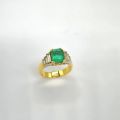 Bague en or jaune 18ct avec émeraude et diamants