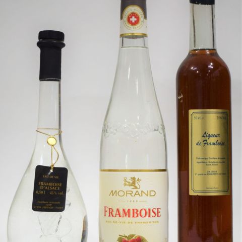 Deux liqueurs de framboise : un choix suisse et un choix lorrain