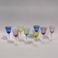 Lot de 8 verres à pied en cristal coloré Val Saint Lambert, XIXe siècle
