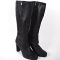 Prada Stiefeletten aus genarbtem Leder, Größe 36, 8 cm Absatz, sehr guter Zustand