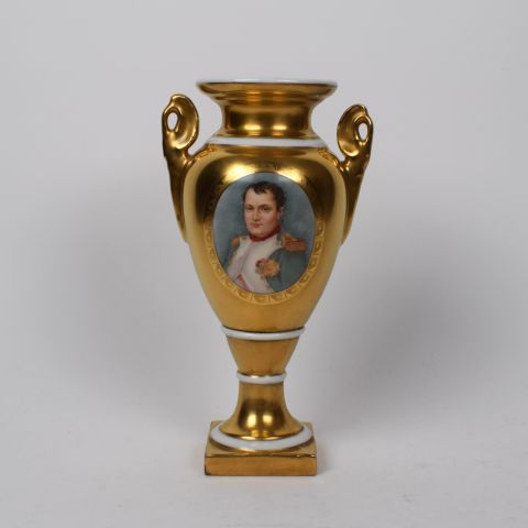 Vase en porcelaine de Paris Napoléon Bonaparte, début XXe siècle, 26,5 cm