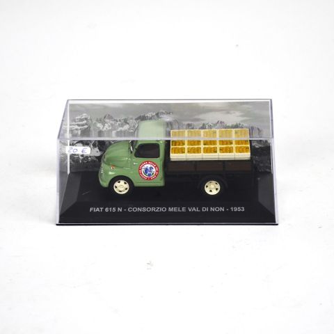 Camion Fiat 615 N 1953 IXO Models, bon état, boîte d'origine incluse