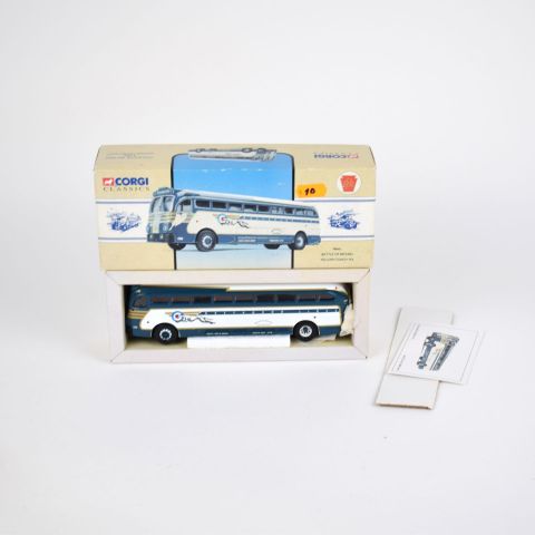 Camion Corgi Classics Battle of Britain, modèle "Yellow Coach 743", bon état