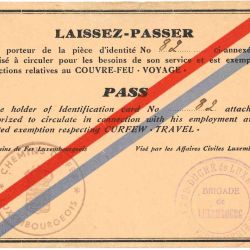Carte Laissez-Passer de 1944 pour la circulation libre pendant le couvre-feu