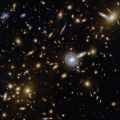 (NASA. GRAND FORMAT. TELESCOPE HUBBLE) Photographie d'un amas de galaxies