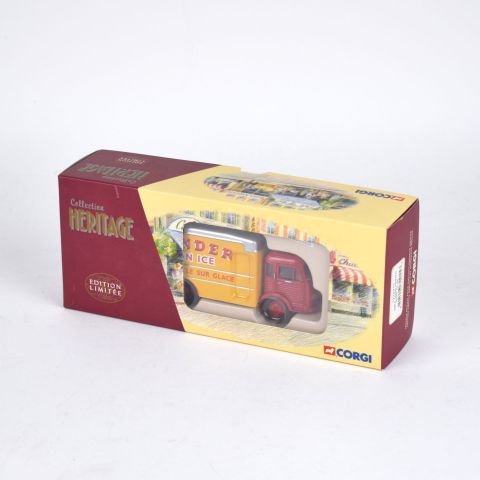 Modèle Simca Cargo Pinder sur glace - Collection Heritage, état neuf, carton d'origine