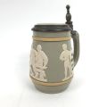 Chope Villeroy & Boch 1910, thème du jeu de quilles, rare modèle