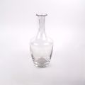 Carafe à vin en cristal Sèvres, élégante, 26 cm, signée sous la base