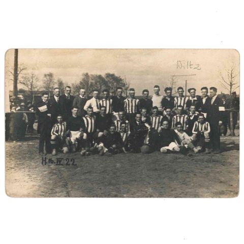Carte-photo historique de l'équipe de football de Wiltz, année 1922