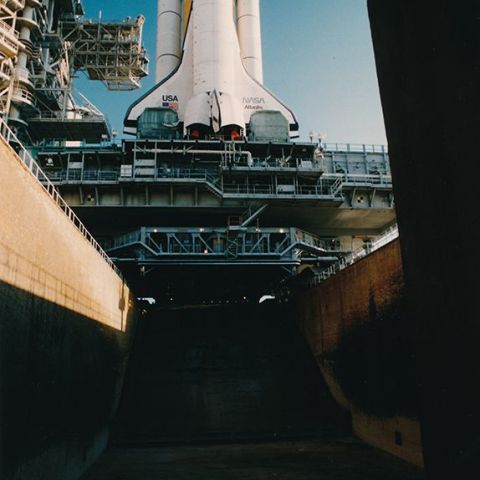 Vue imposante de la navette Atlantis lors du décollage, mission STS-84
