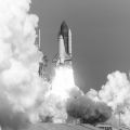 Historischer Start des Space Shuttle Challenger in einer historischen Aufnahme
